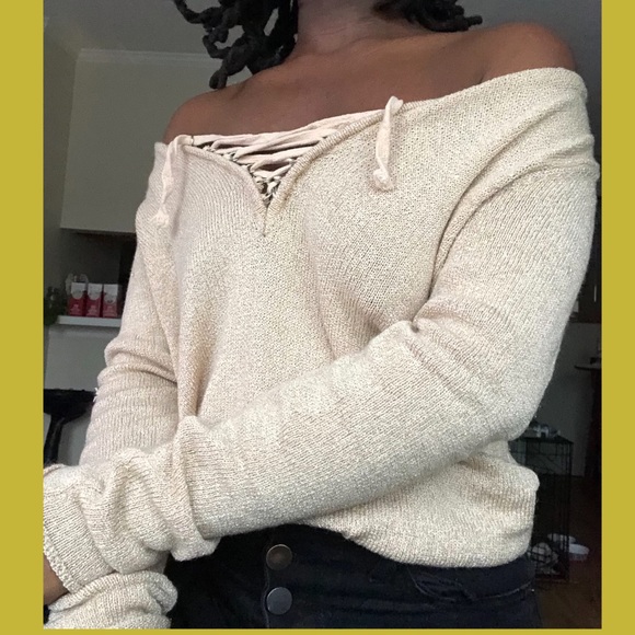 Opt. Off the Shoulder V-Neck Lace Up - Picture 2 of 2